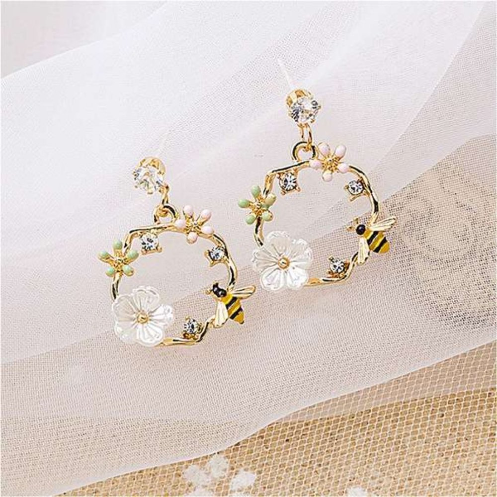 Bumble Bee Flower Wreath Earrings